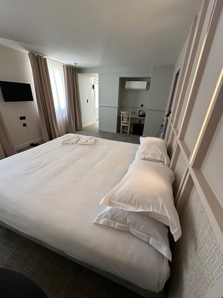Hotel Medieval 10/50
