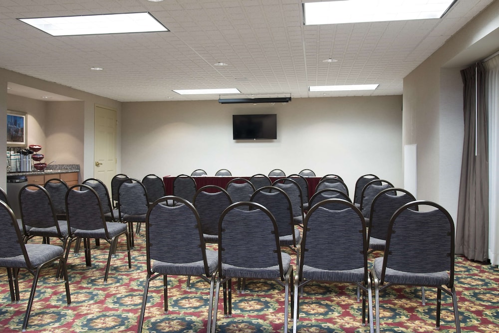 Homewood Suites Columbus, OH - Airport 49/57