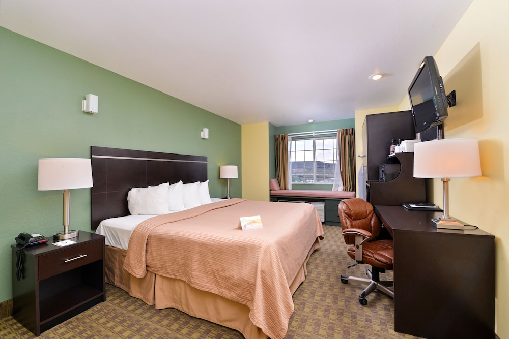 Quality Inn and Suites Elko 22/36