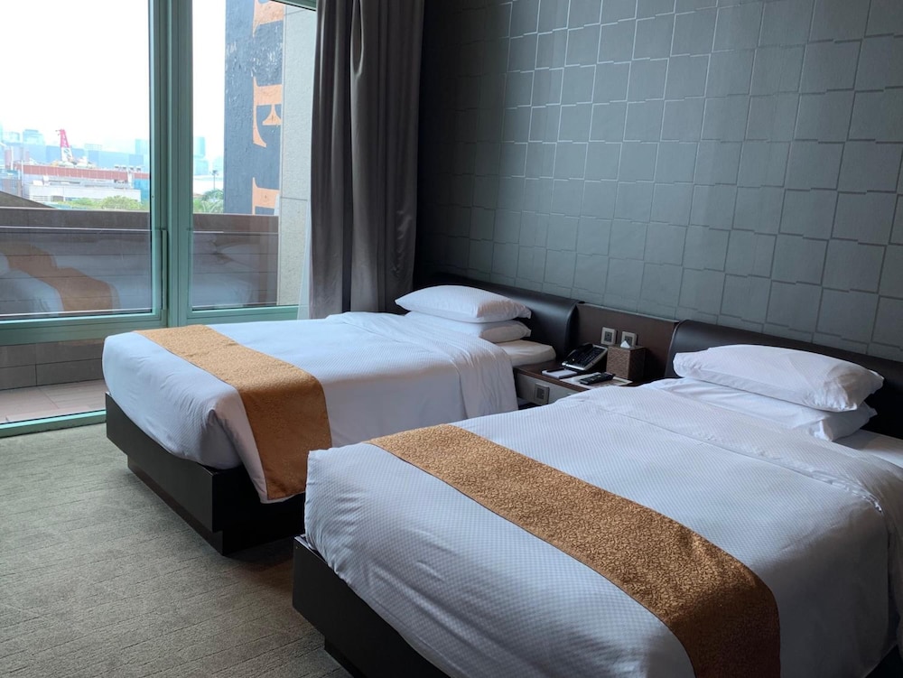 Crafa Harbour Hotel 2/30