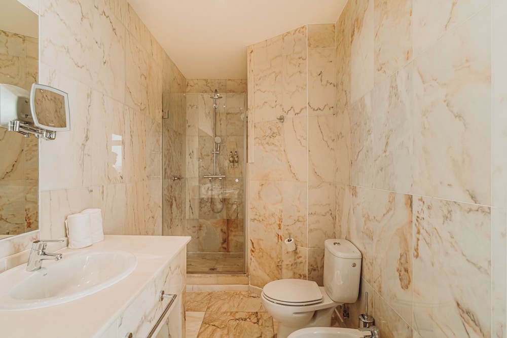Velamar Boutique Hotel - Adults Only 60/62