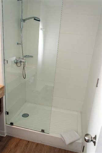 Room, Single, Street View