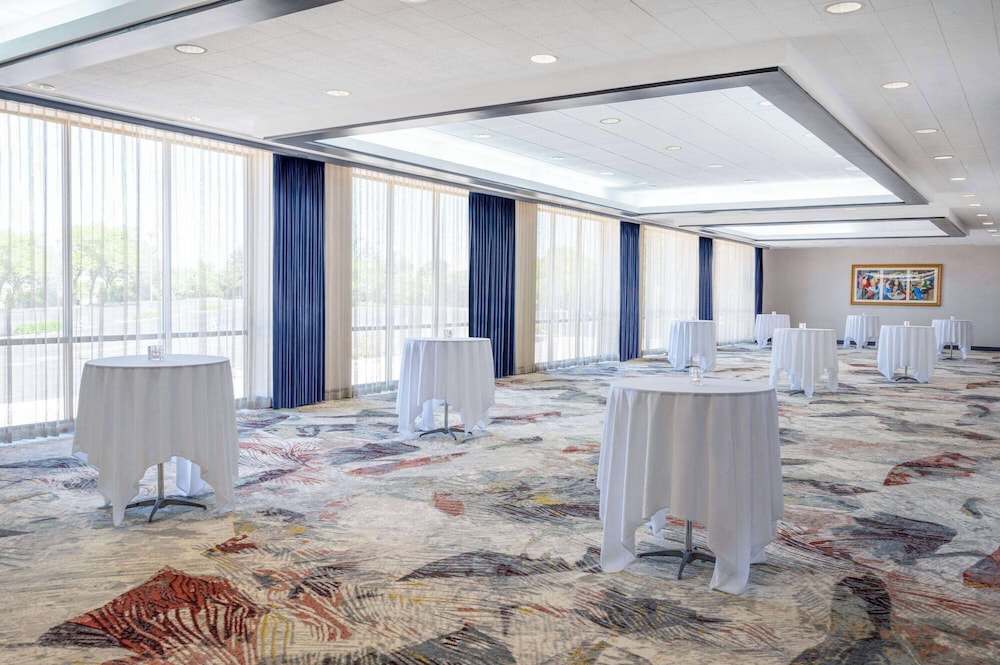 Wyndham Indianapolis Airport 64/72