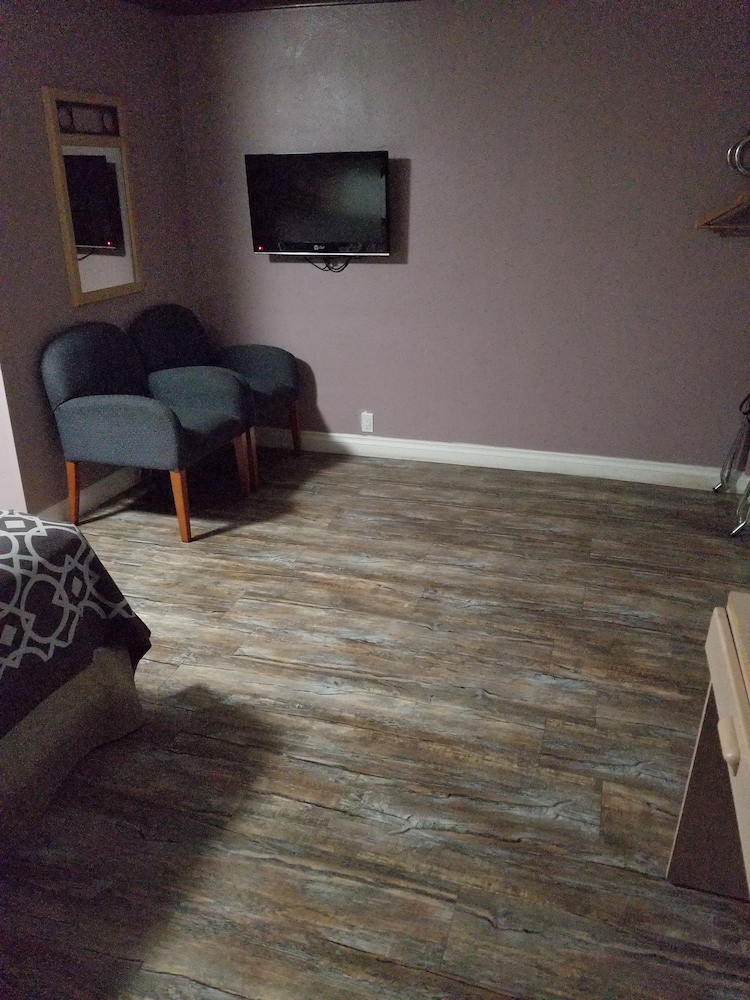 Hollywood Stars Inn 40/63