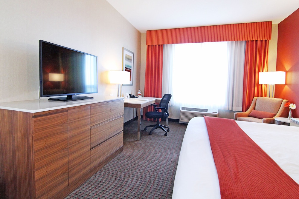 Holiday Inn Express And Suites Calgary Nw University Area 15/73