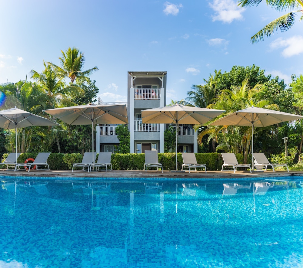 Mon Choisy Beach R 2/55