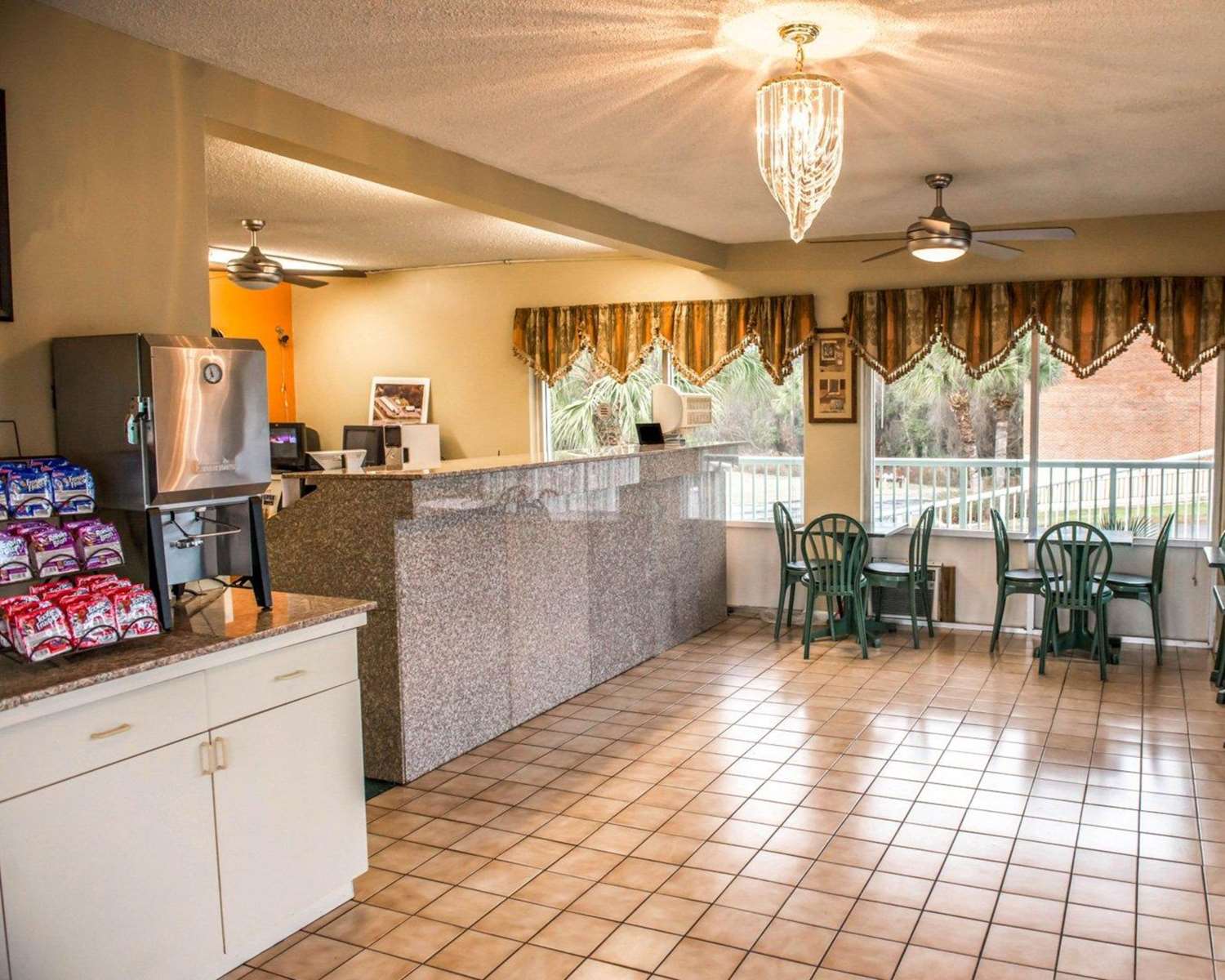 Econo Lodge North Lake City 11/14