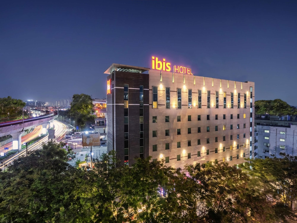 IBIS HYDERABAD HITEC CITY 2/70
