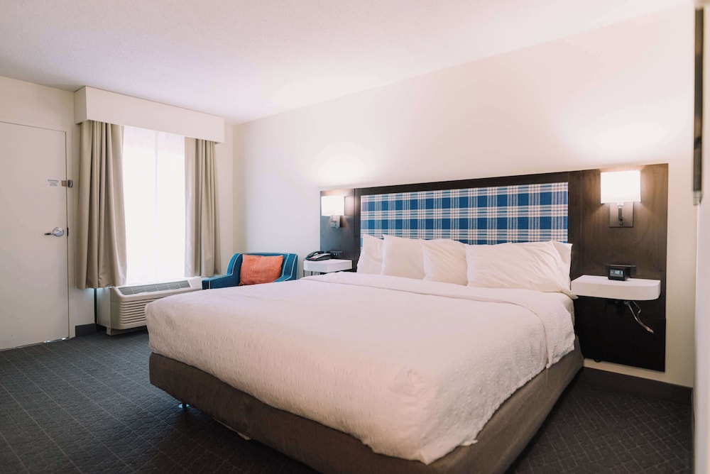 ROOM, QUEEN BED, CREEK VIEW, ACCESSIBLE