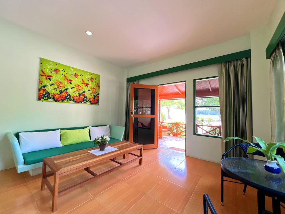 Cruiser Island Resort by Swiss-Belhotel 47/95