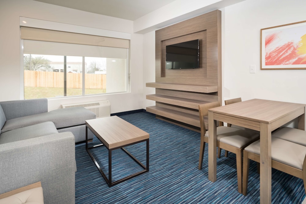 Wingate by Wyndham Austin North 21/32