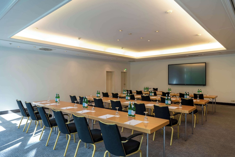 Park Inn by Radisson Lubeck 35/50