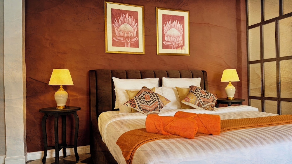 HONEYMOON, SUITE, BATHTUB
