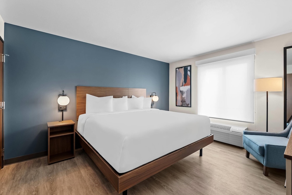 Everhome Suites Brownsville 26/66