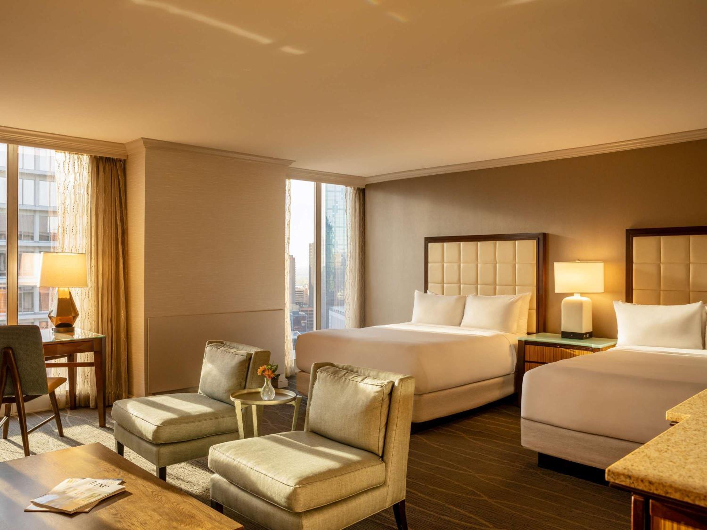 FAIRMONT GOLD, JUNIOR SUITE, 2 QUEEN BEDS, CITY VIEW