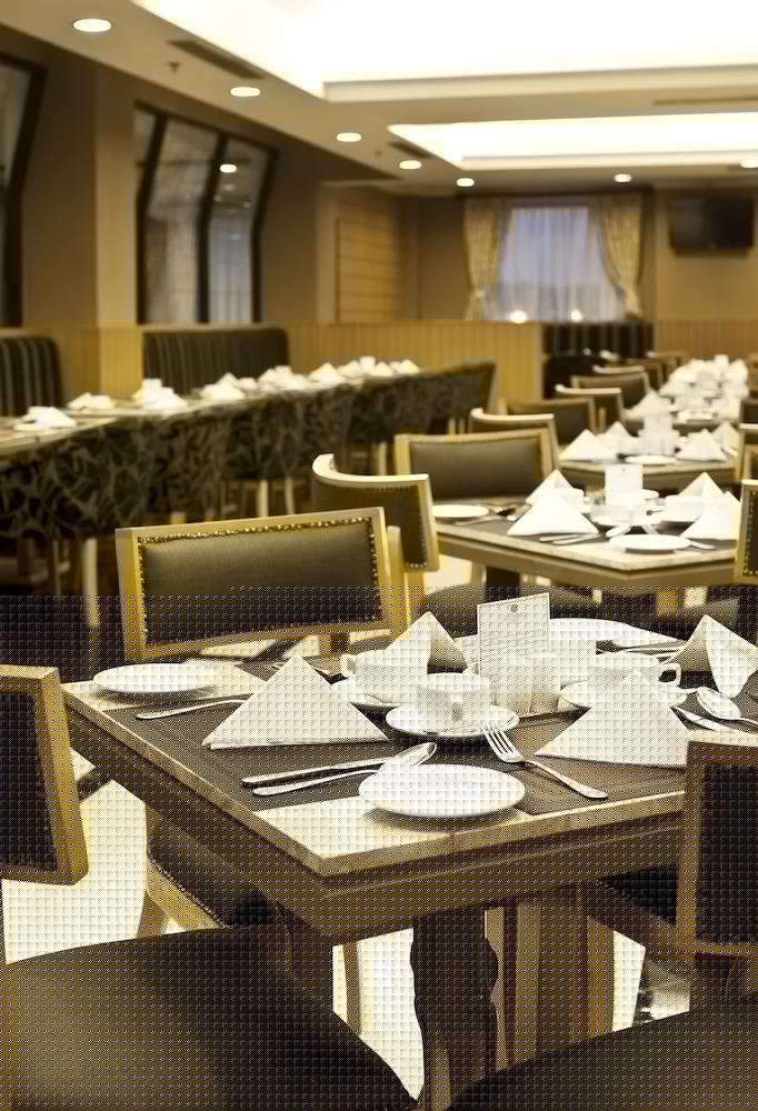 Royal Kuningan Hotel 44/60