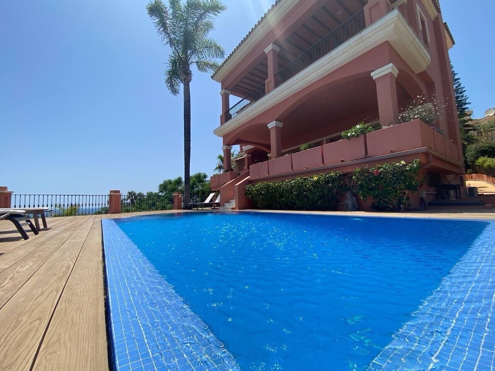 Boutique Hotel Marbella Heights 27/50