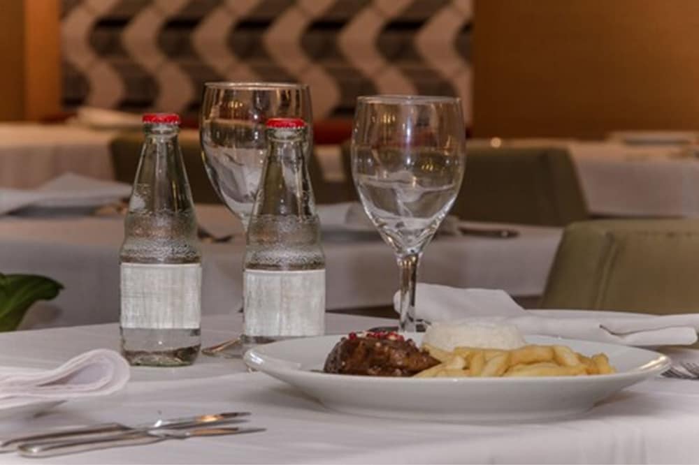 Hotel Adrianopolis All Suites 60/65