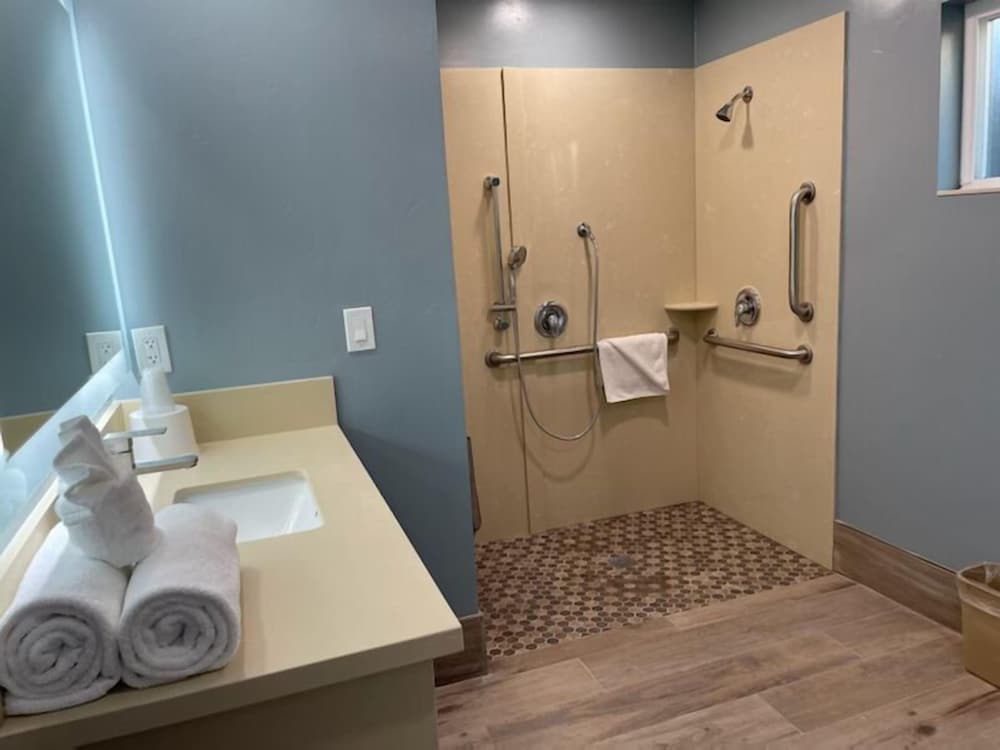 Blue Seal Inn 32/34