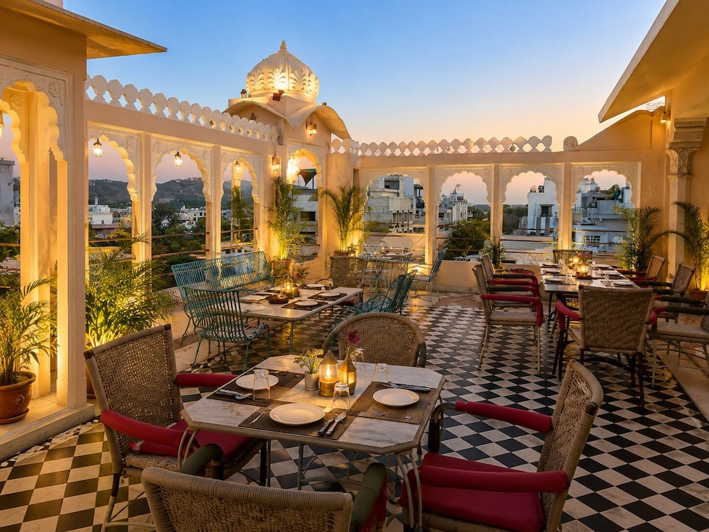 Hotel Amar Kothi 34/46