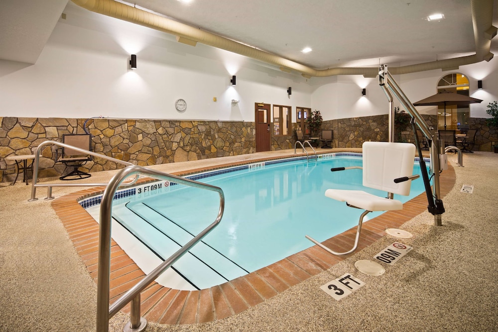 swimming pool spa