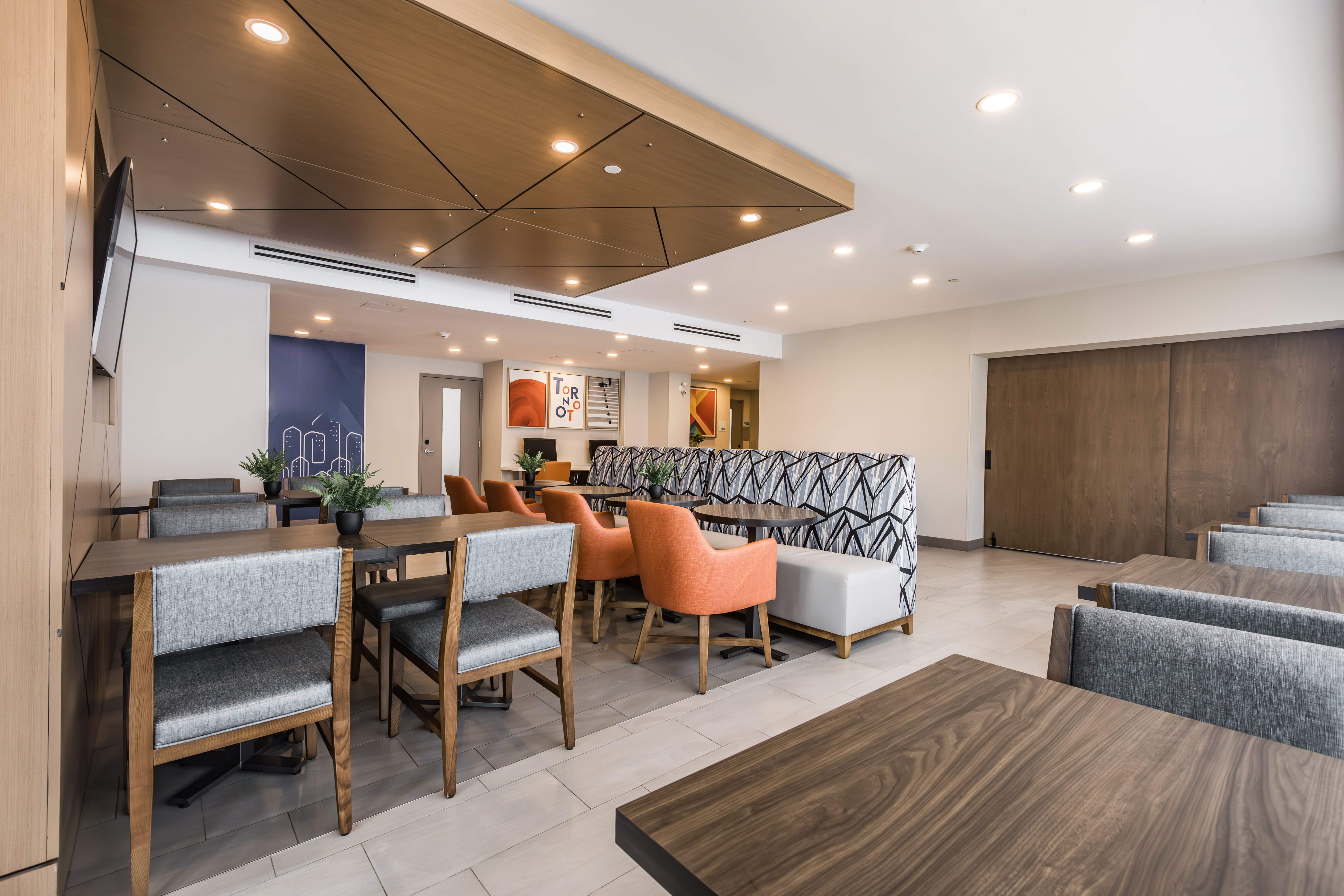 Holiday Inn Express Toronto North York 30/50