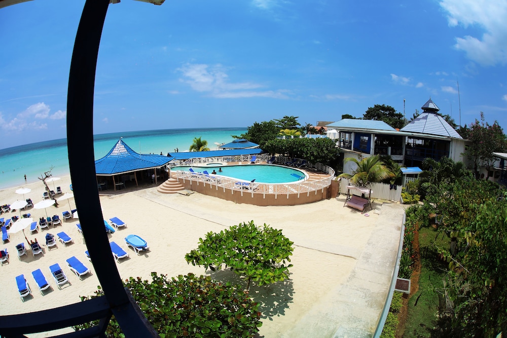 Negril Tree House Resort 59/69