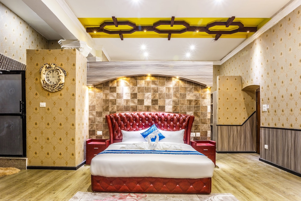 2 BEDROOMS, ROYAL, SELECT