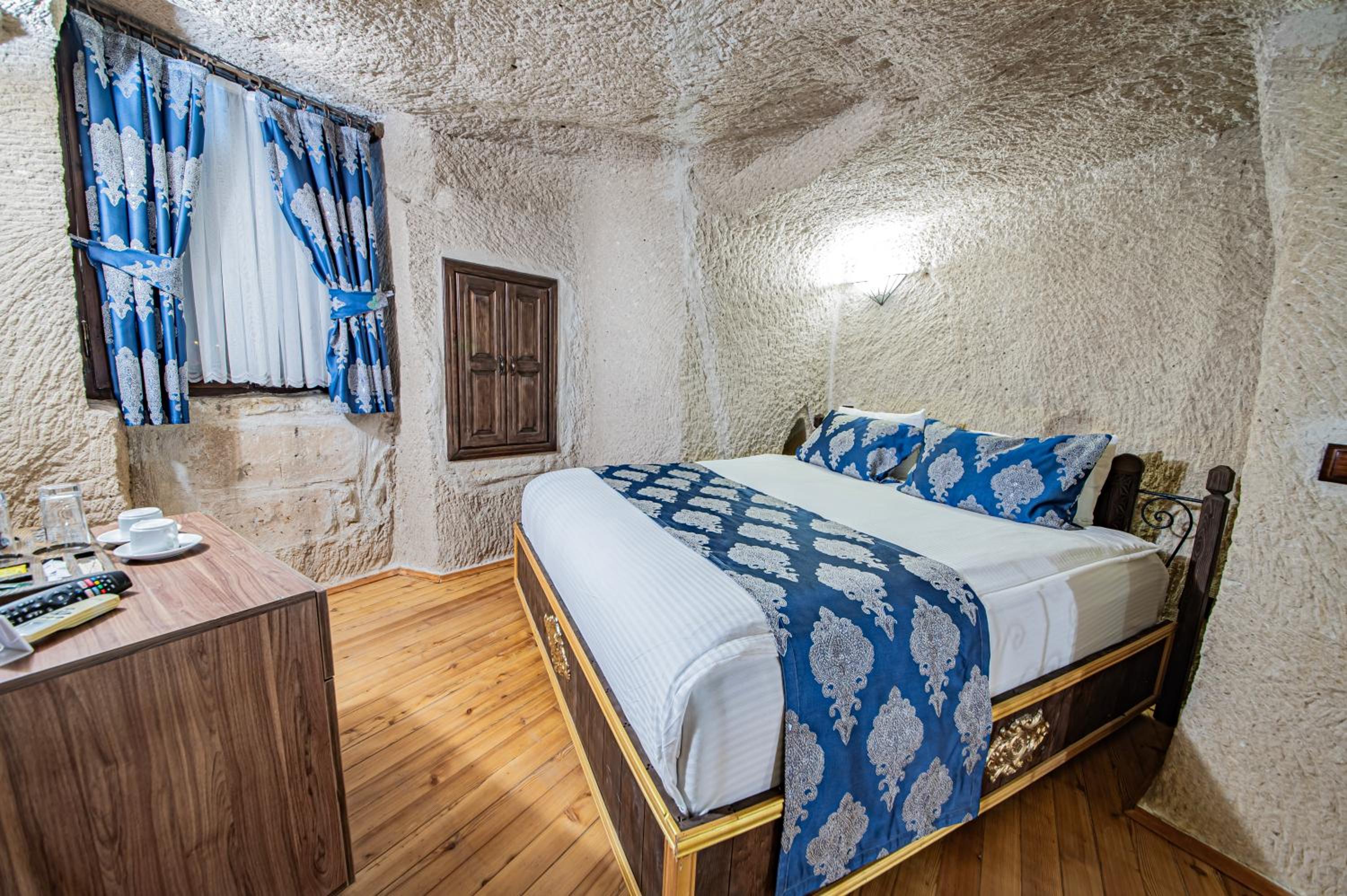 Suite, King Bed