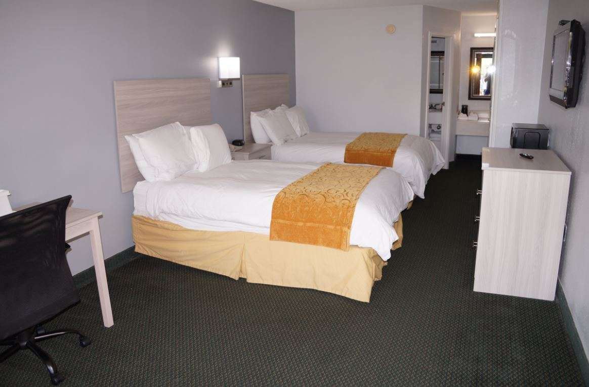 Days Inn & Suites by Wyndham Williamsburg Colonial 16/35