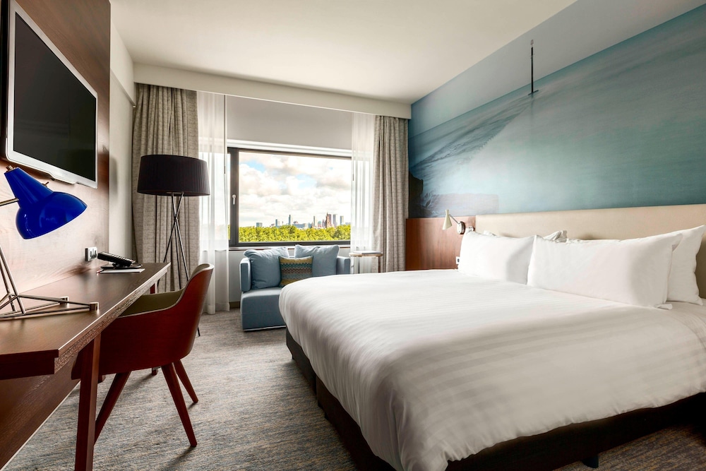 The Hague Marriott Hotel 12/63