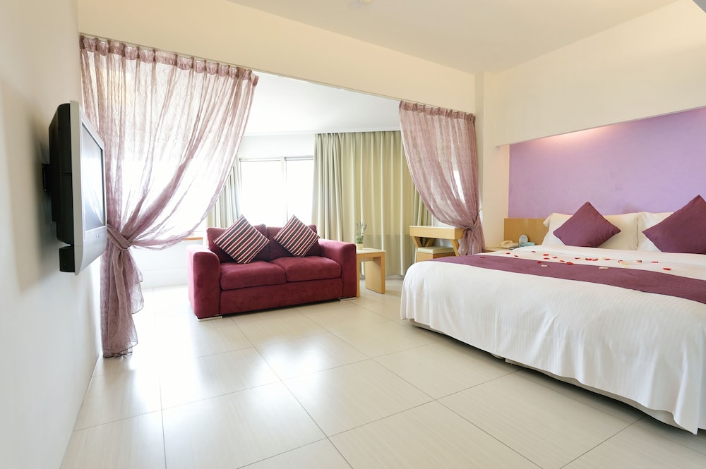 Hotel Ever Spring 14/68