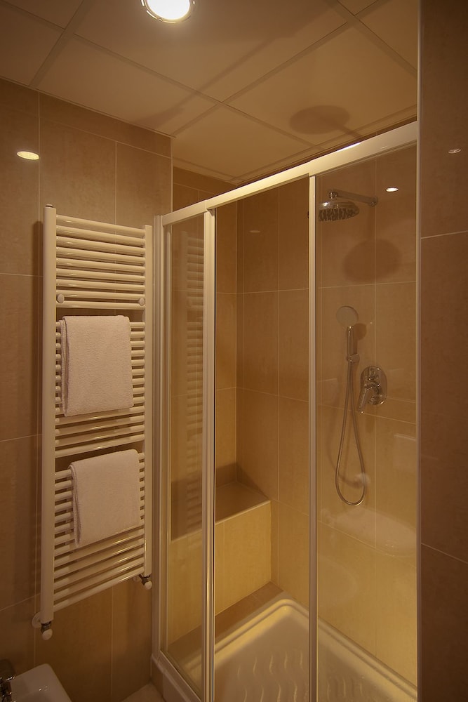Hotel Arnolfo Aqua Laetitia Spa And Beauty 25/26