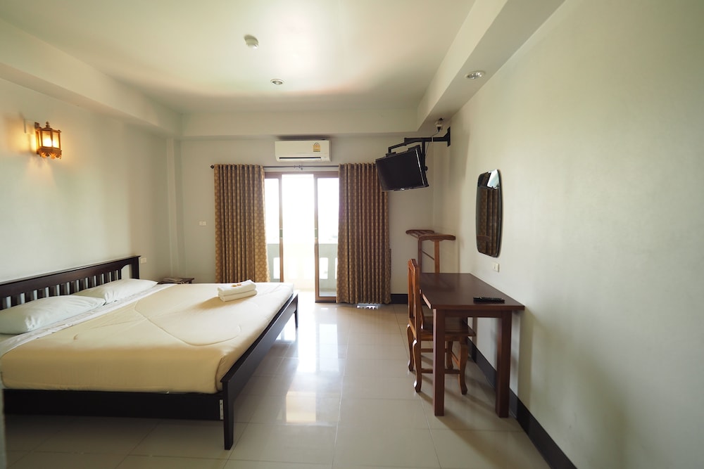 Amorn Sukhothai Hotel 17/32