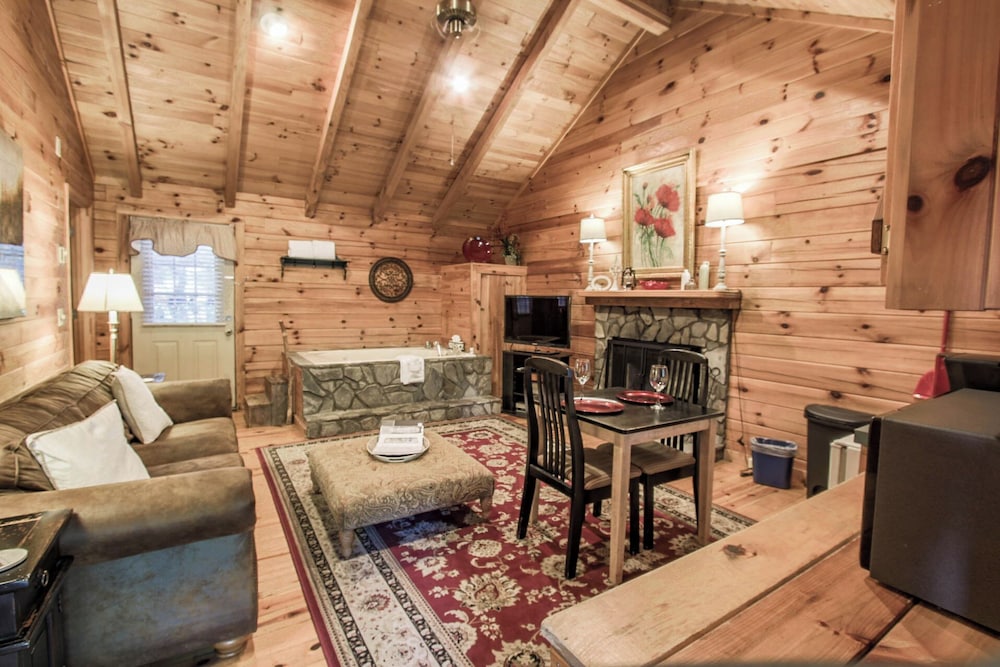 Mountainaire Inn and Log Cabins 26/50