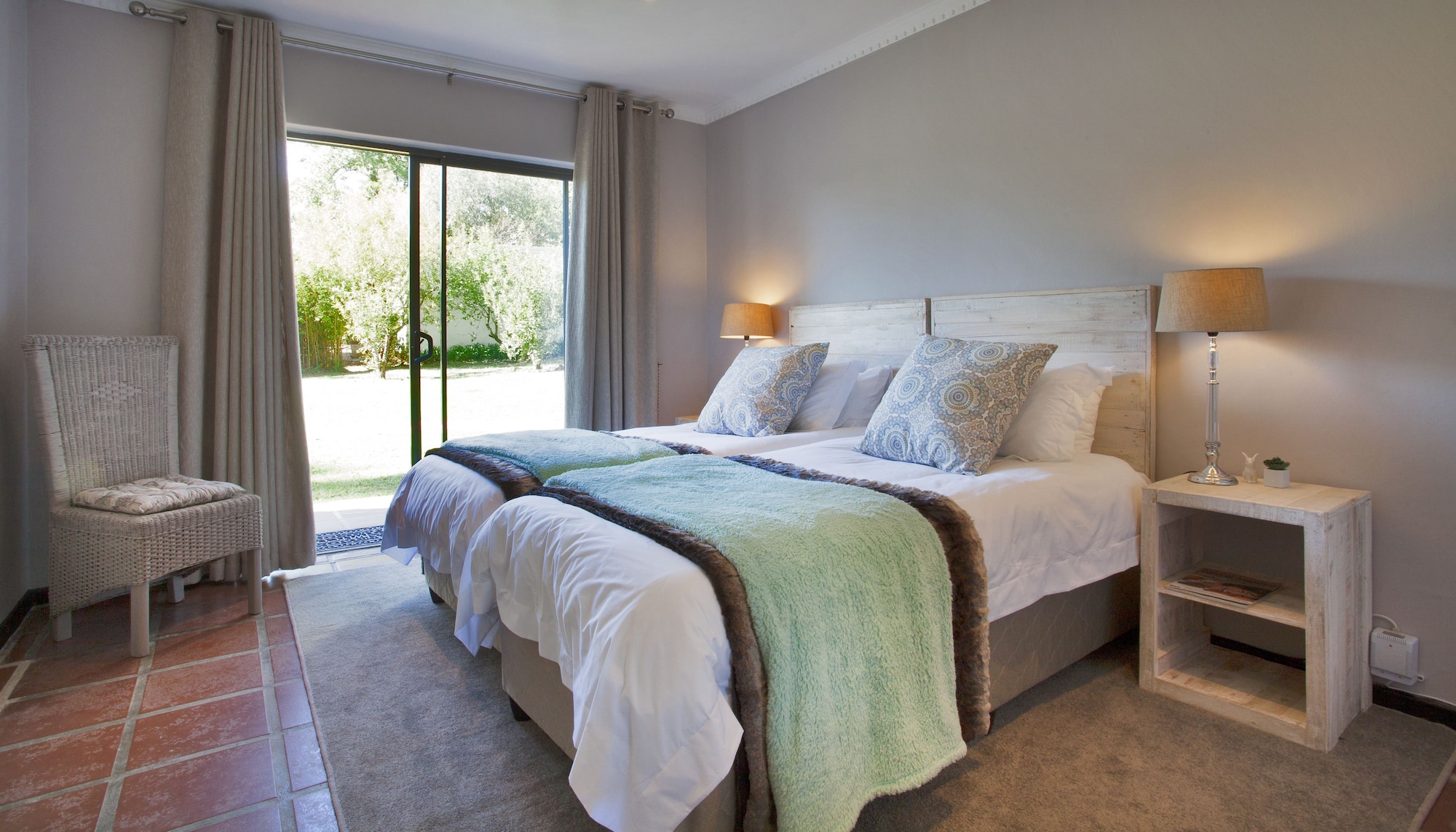 2 BEDROOMS, COMFORT, HOUSE, VINEYARD VIEW, GARDEN AREA