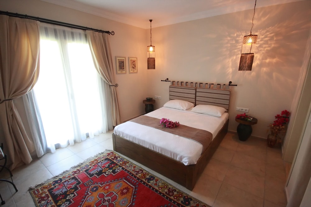 Dardanos Hotel 4/37