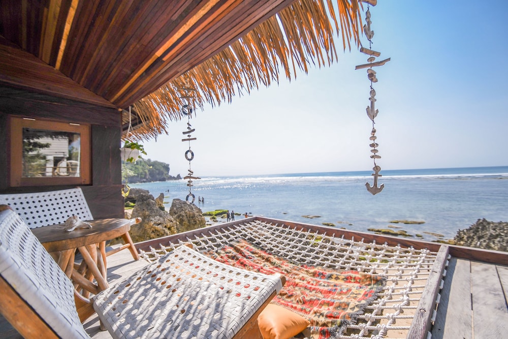 Le Cliff Bali 48/79