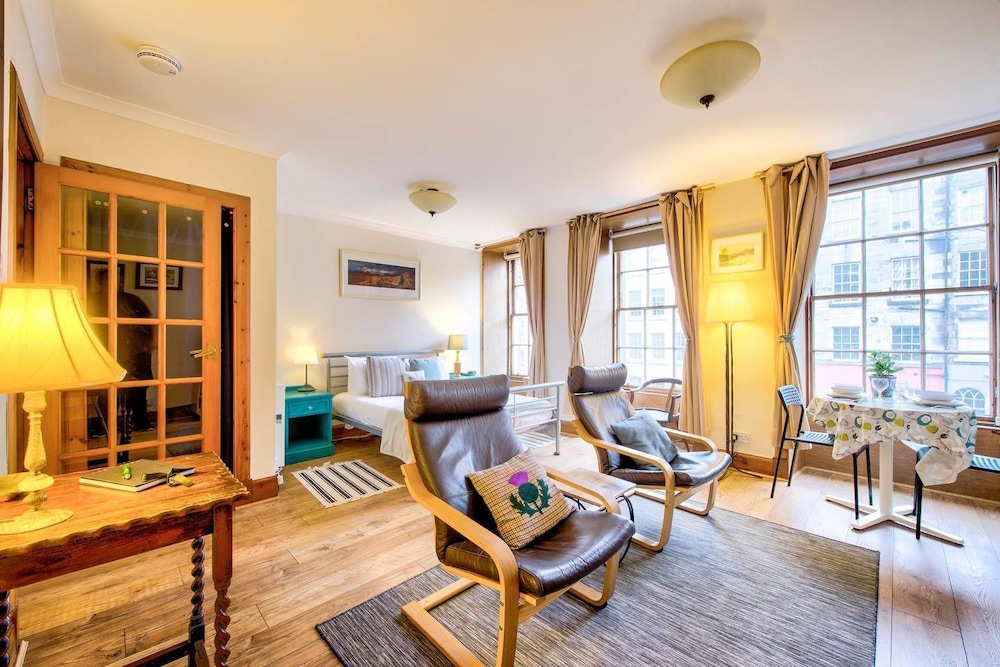 STAY EDINBURGH CITY APARTMENTS - ROYAL MILE 9/18