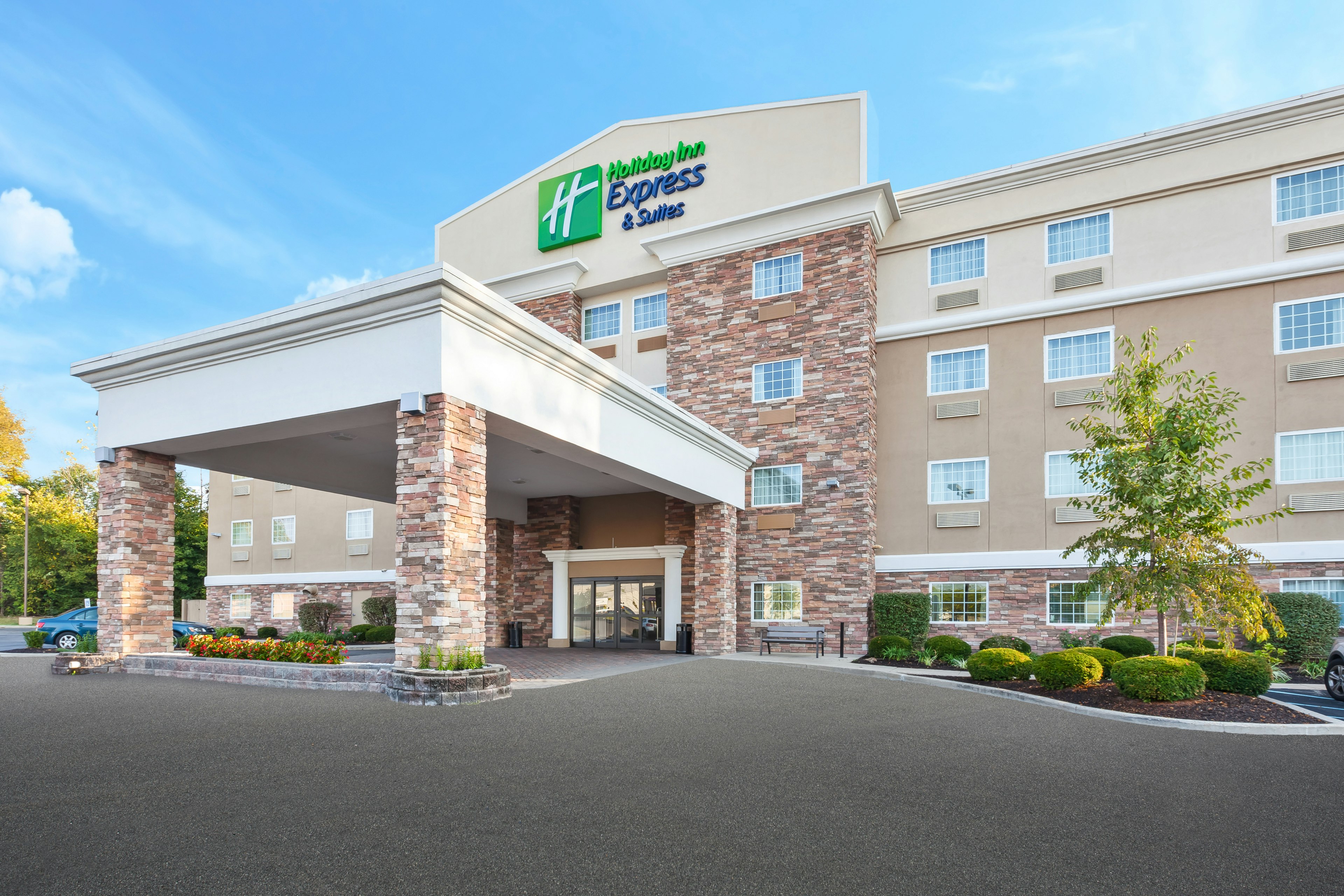 Holiday Inn Express & Suites Carmel North - Westfield 7/52