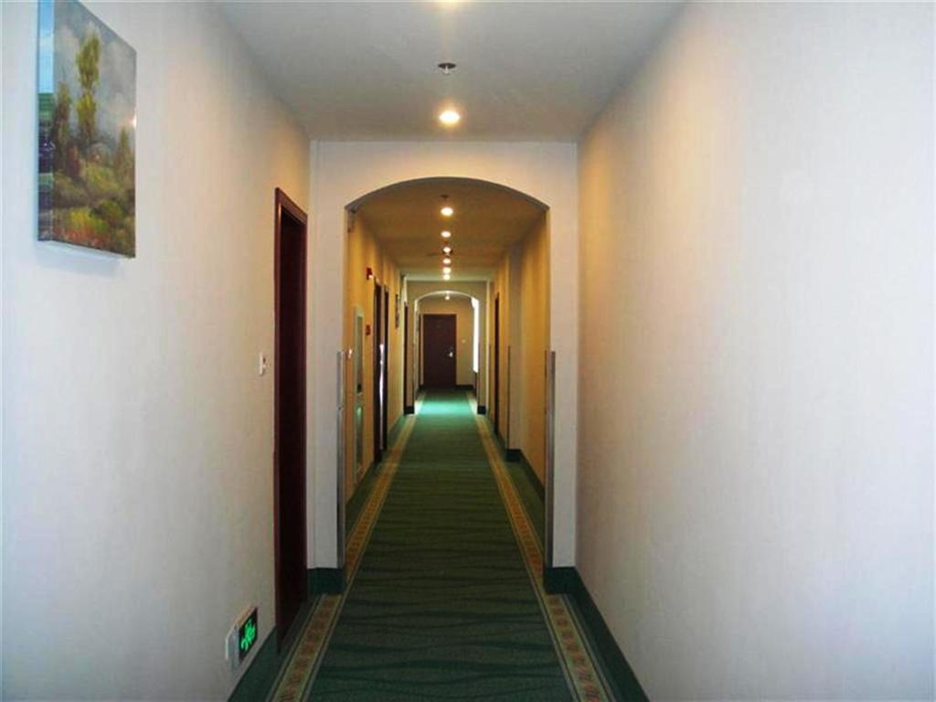 GreenTree Inn ShangHai Pudong New District KangQiao Industrial Zone JinXiu Road Hotel 24/40