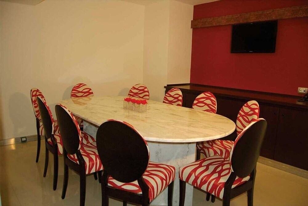 De La Cite Hotel 18/21