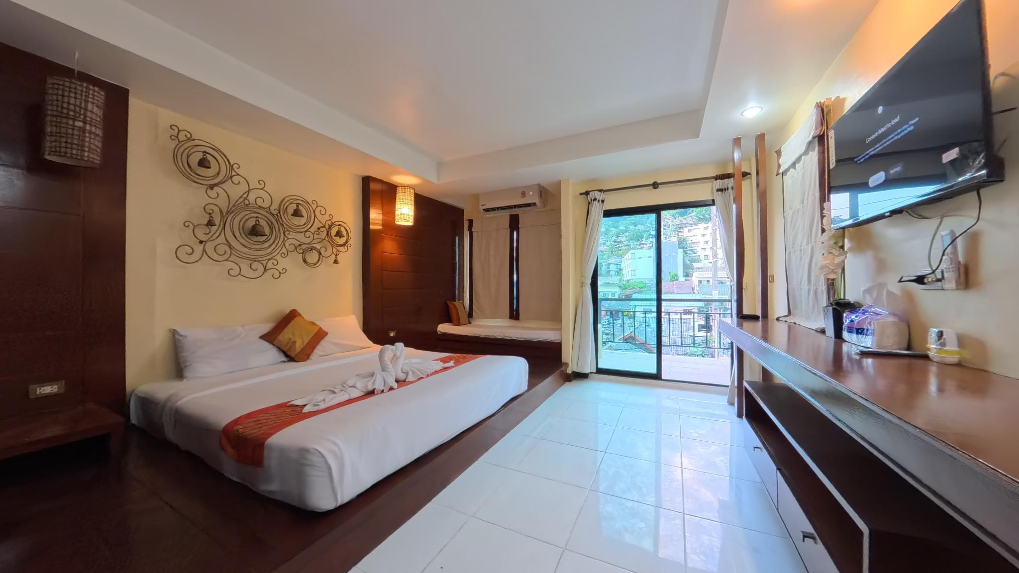 Deluxe, Twin Beds
