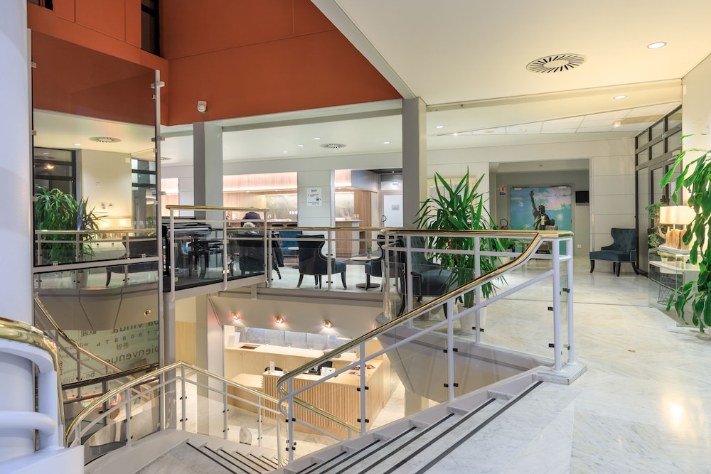 7 HOTEL AND FITNESS 63/72