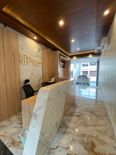 The Bali Hotel 7/11