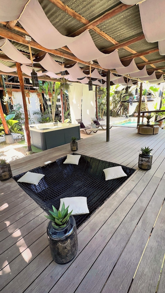 Canaima Chill House 48/50