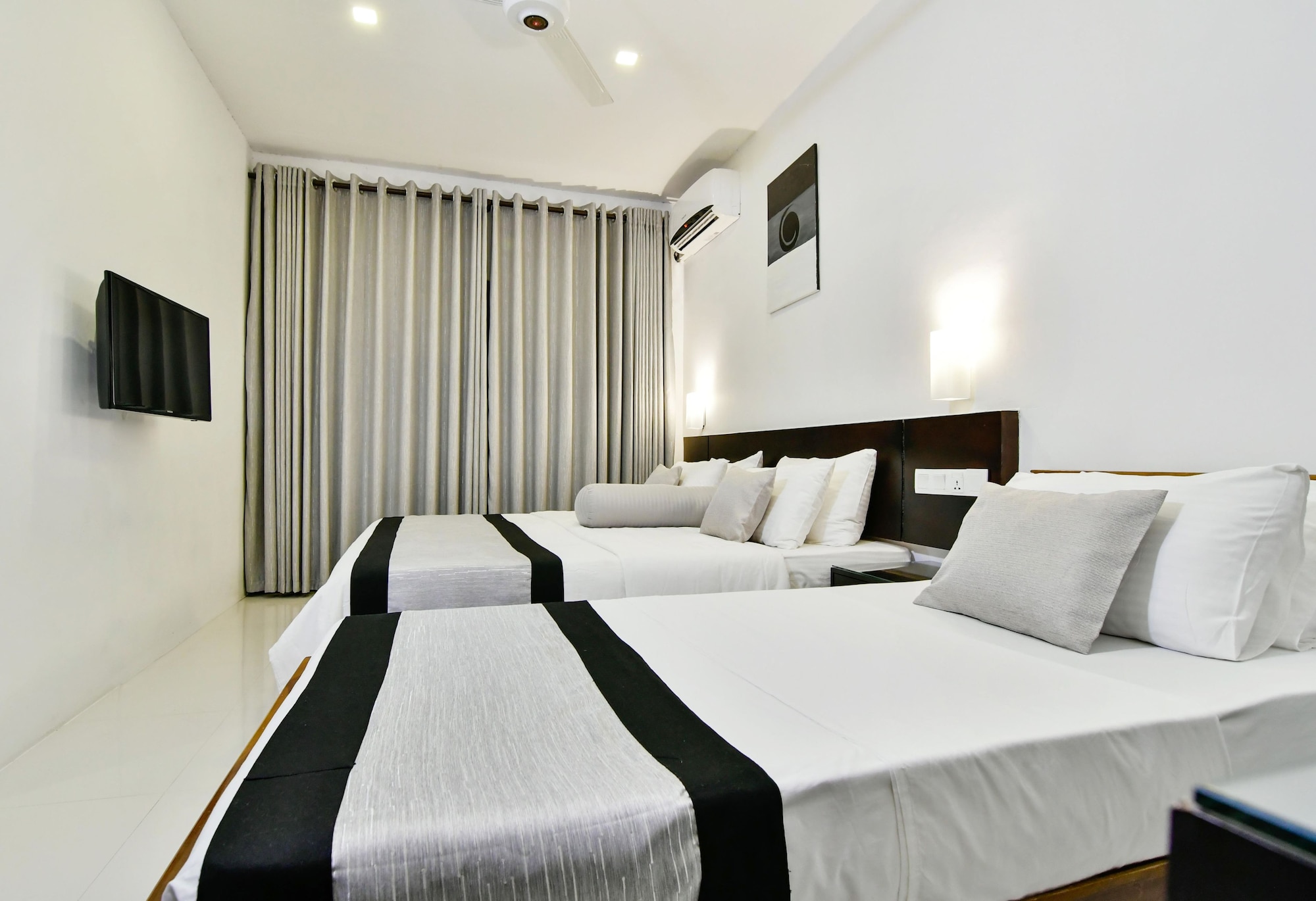 1 BEDROOM, STANDARD, TRIPLE, MOUNTAIN VIEW