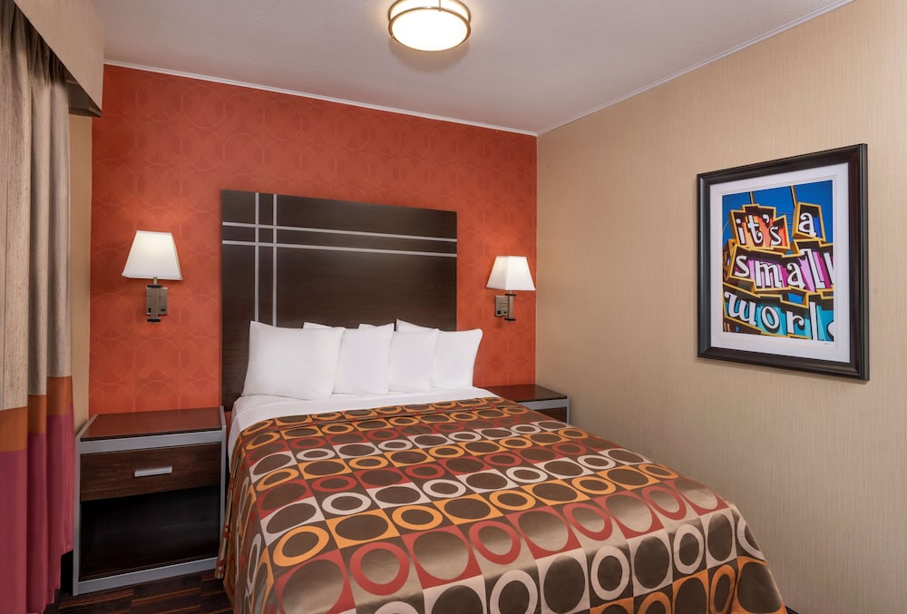 Best Western Plus Raffles Inn & Suites 13/34