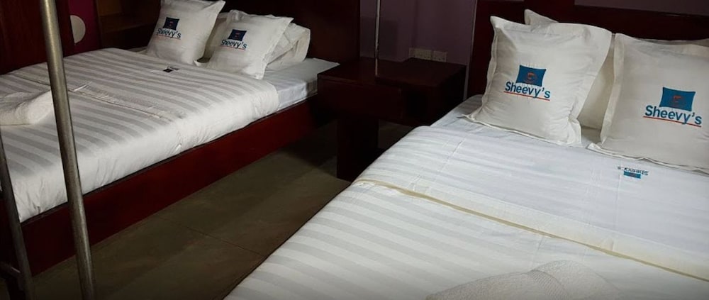 Sheevy's Bed N Breakfast 5/29