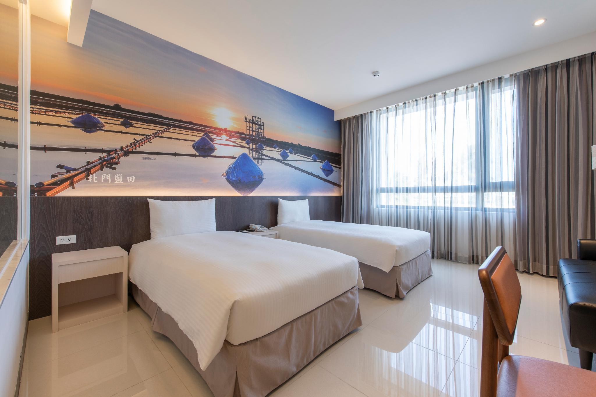 Exquisite, Twin Beds